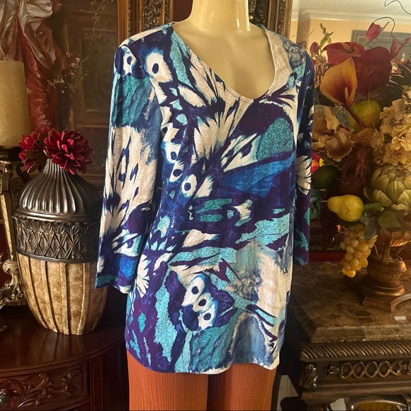💙♥️💙 BUNDLE 💙 Chico’s blouse 3/4 sleeve and love J blouse short sleeve. - Picture 16 of 16